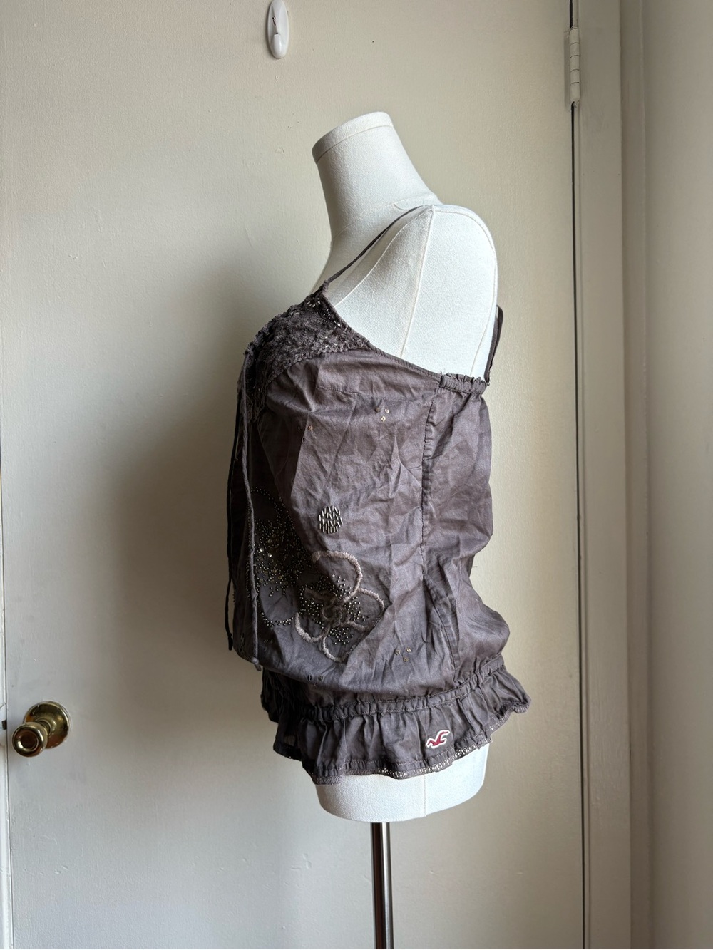 hollister y2k cotton embellished spaghetti strap tank - Picture 2 of 5